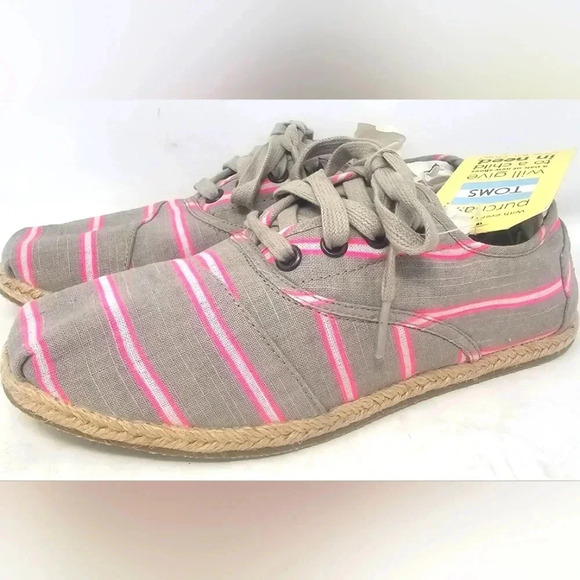 Tom's Women’s Cardones Gray Pink Striped Flats Size 7.5 NWT - Picture 1 of 16